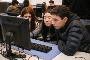Educación que transforma ideas en soluciones para el mañana